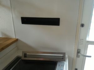 フードの口も手で簡単に取れます